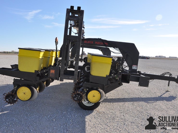 black-machine-16-17-image-4