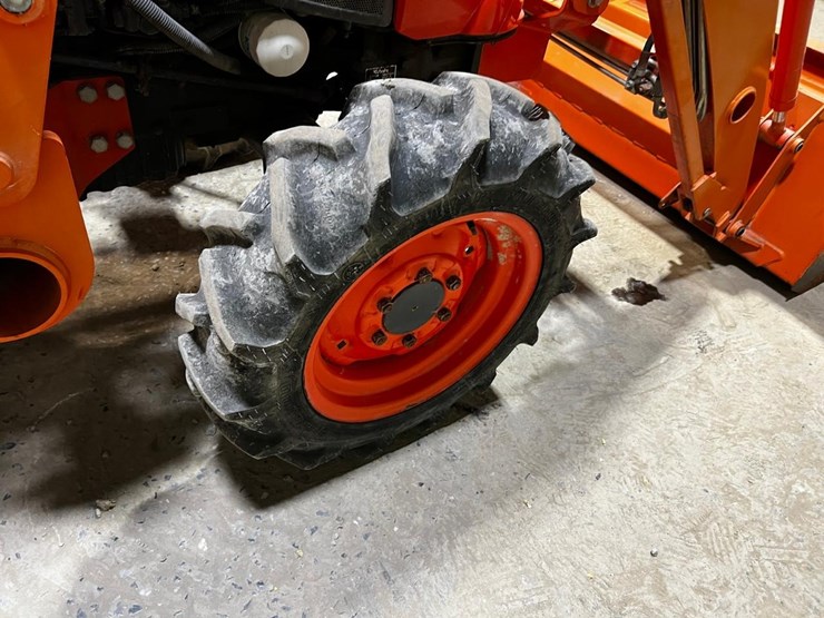 2014-kubota-l3901hst-image-18