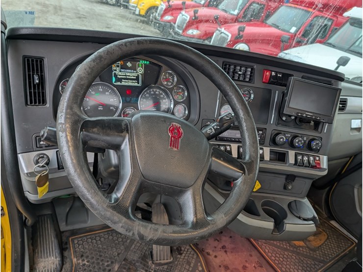 2020-kenworth-t680-image-22