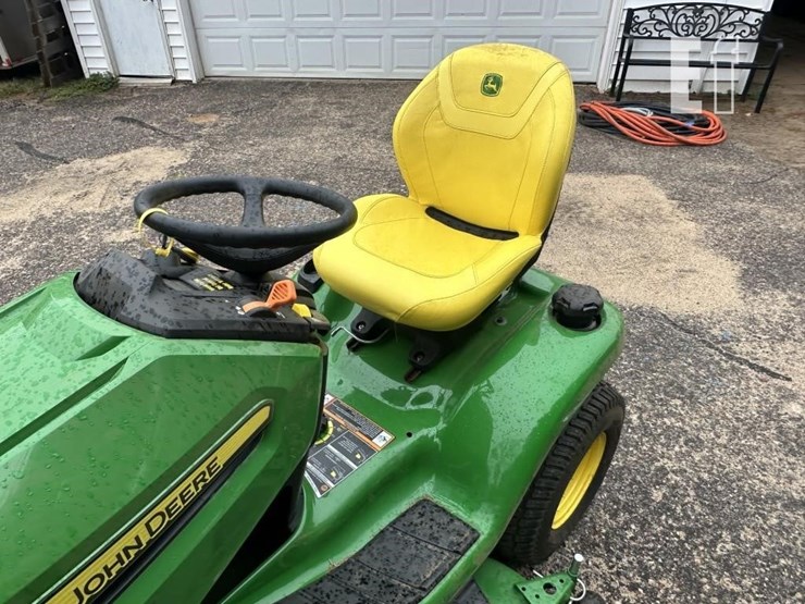 2025-john-deere-x390-image-7