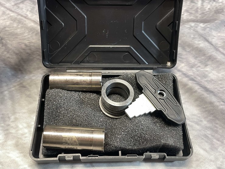 #2351-•-rock-island-vr60-12-ga.-semi-auto-shotgun,-sn:-r176949-image-24