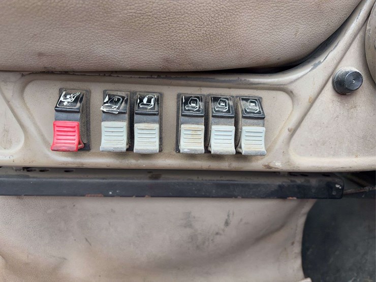 1996-international-5000-image-35