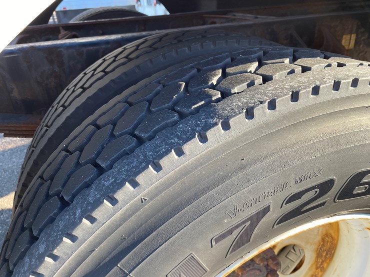 2015-ford-f650-image-9