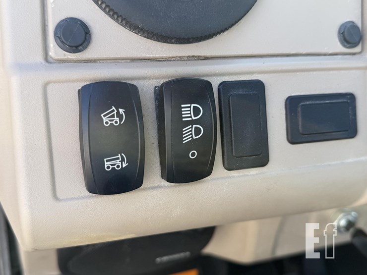 john-deere-gator-xuv-835r-image-21