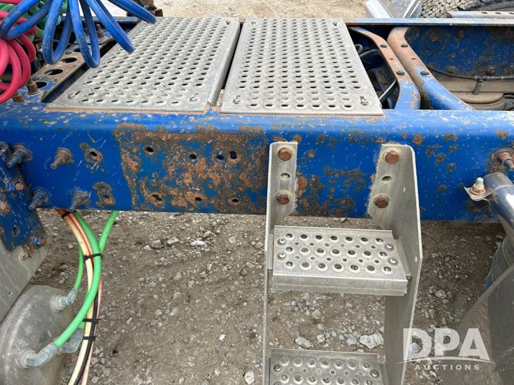 international-prostar-image-39