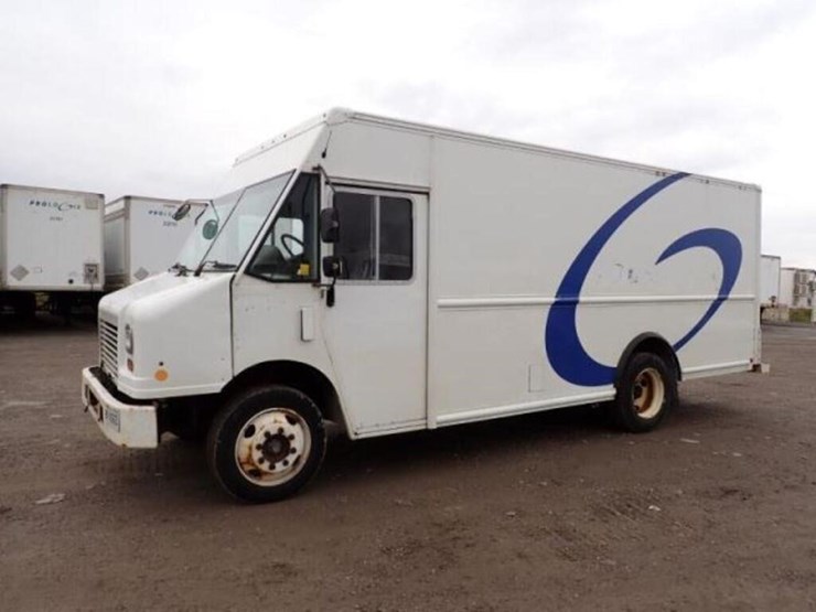 2015-freightliner-mt55-image-1