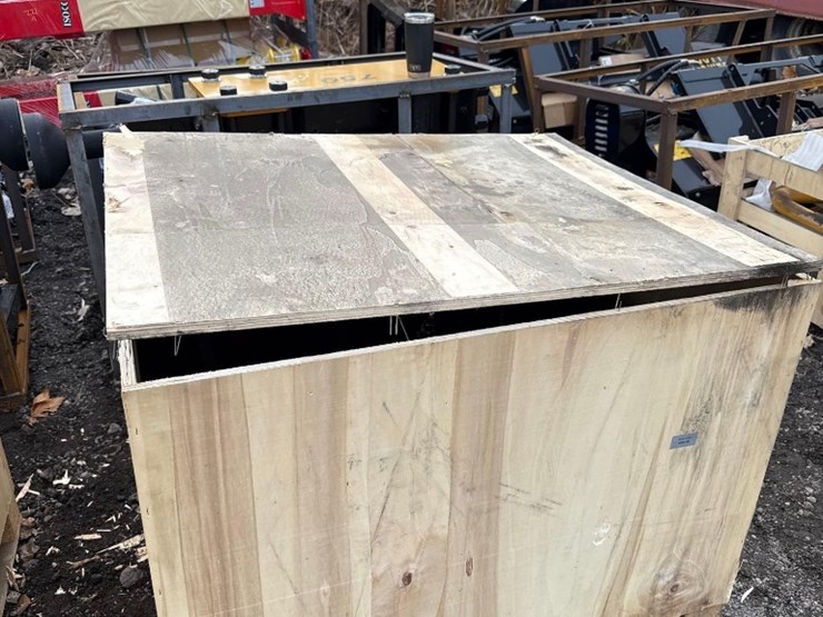 new-agt-mini-stand-on-skid-steer-hydraulic-grapple-bucket-image-4