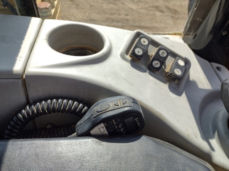 caterpillar-d6n-xl-image-13