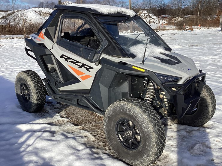 2023-polaris-razor-utility-vehicle-vn:292476-image-2