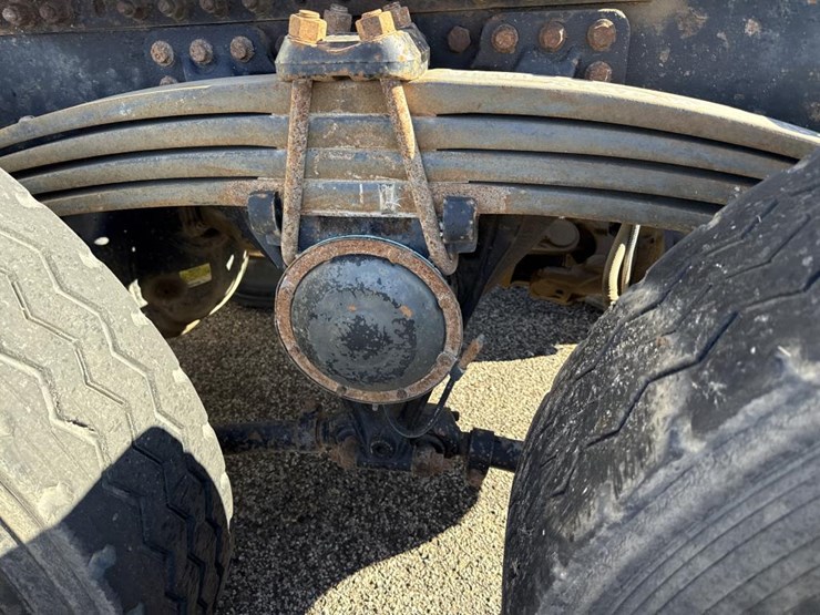 #1994-•-1999-volvo-day-cab-truck-tractor-image-61