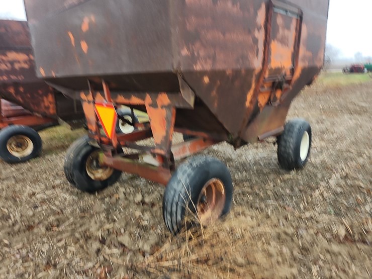 unverferth-gravity-wagon-w/gear-image-5