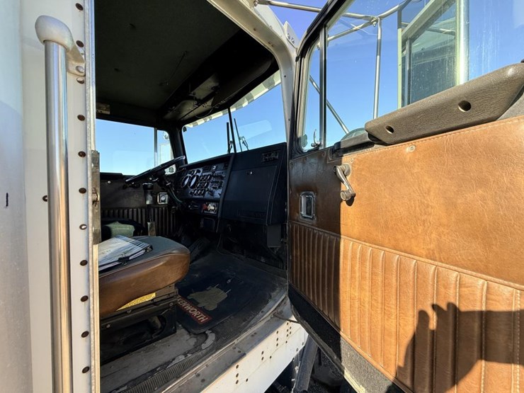 1993-kenworth-t800b-image-53