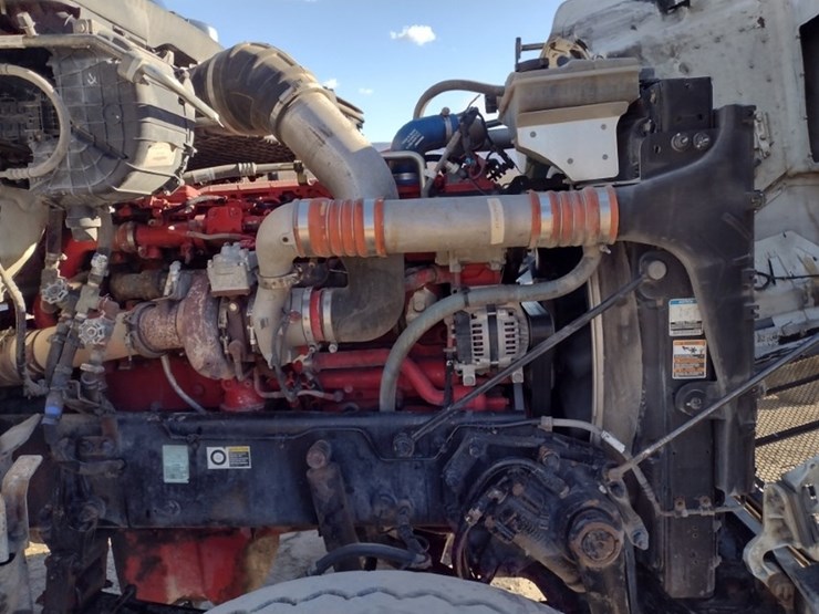 peterbilt-567-image-22