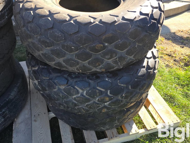 used-implement-&-vehicle-tires-image-9