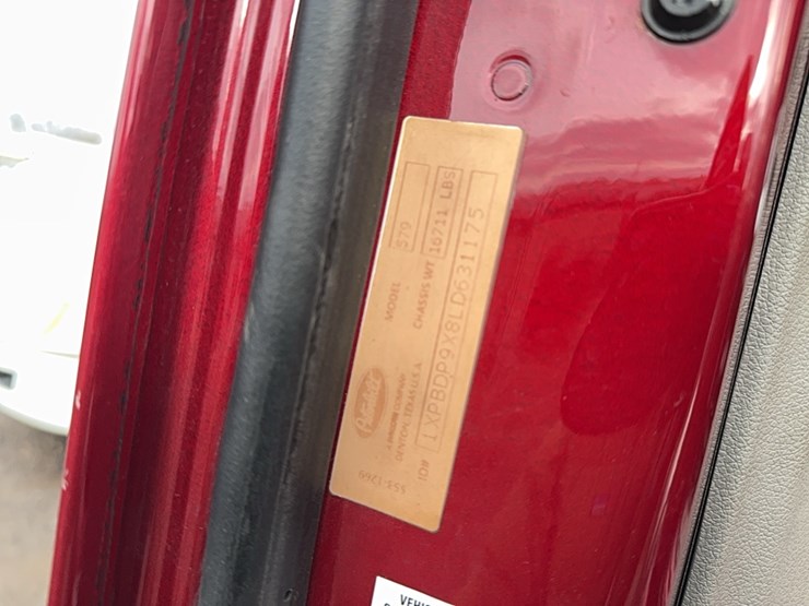 2020-peterbilt-579-image-13