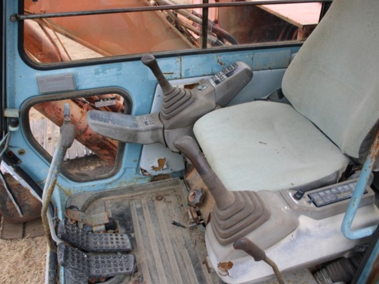 hitachi-excavator-120-3-5342-hrs-sn-12v42578-24'-boom-with-wain-roy-digging-image-15