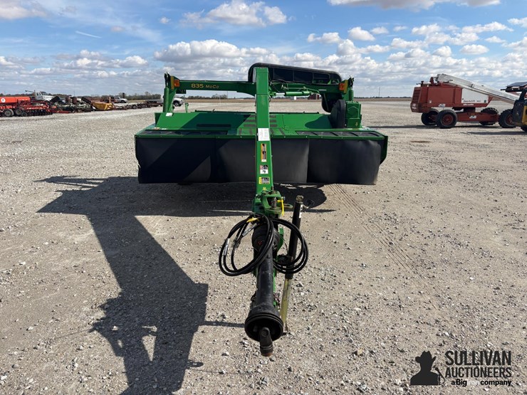 2012-john-deere-835-image-2