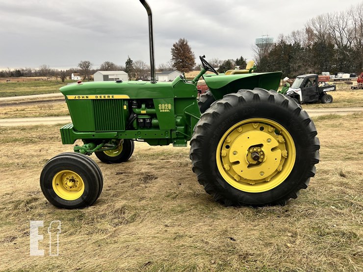 john-deere-3020-image-1