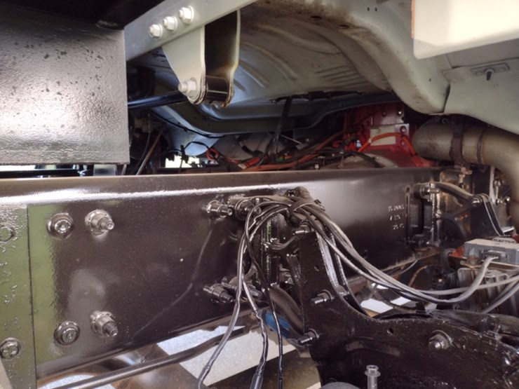 freightliner-m2-106-image-32