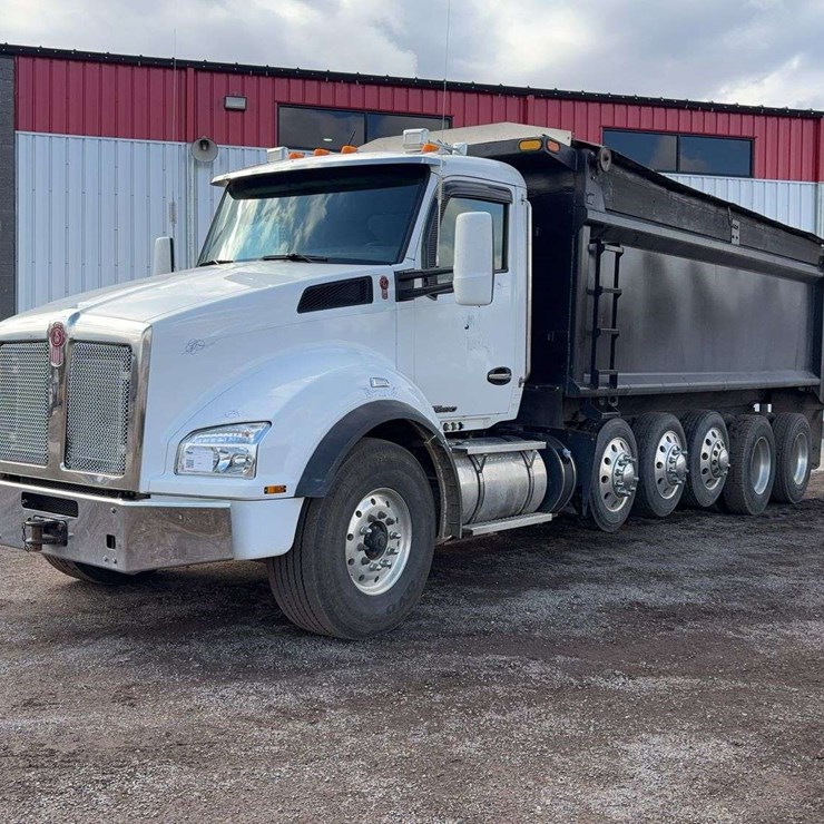 2017 KENWORTH T880