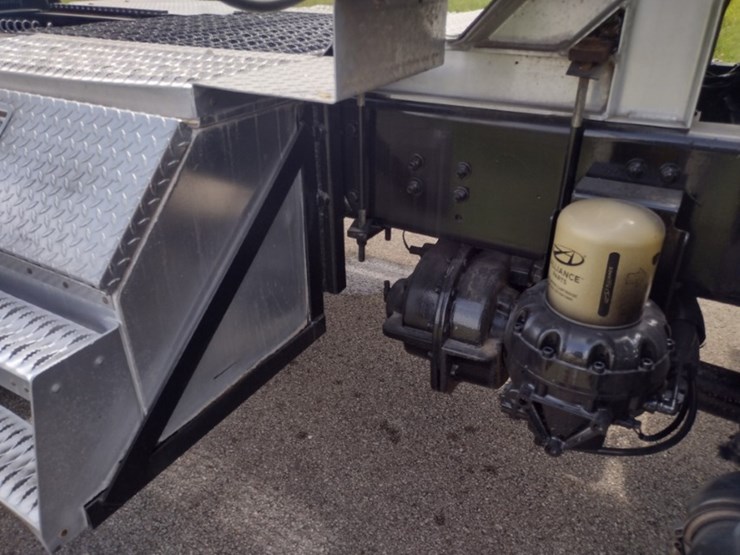 freightliner-m2-106-image-37