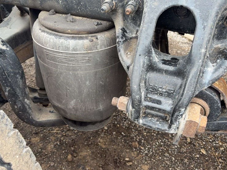 2018-peterbilt-579-image-12