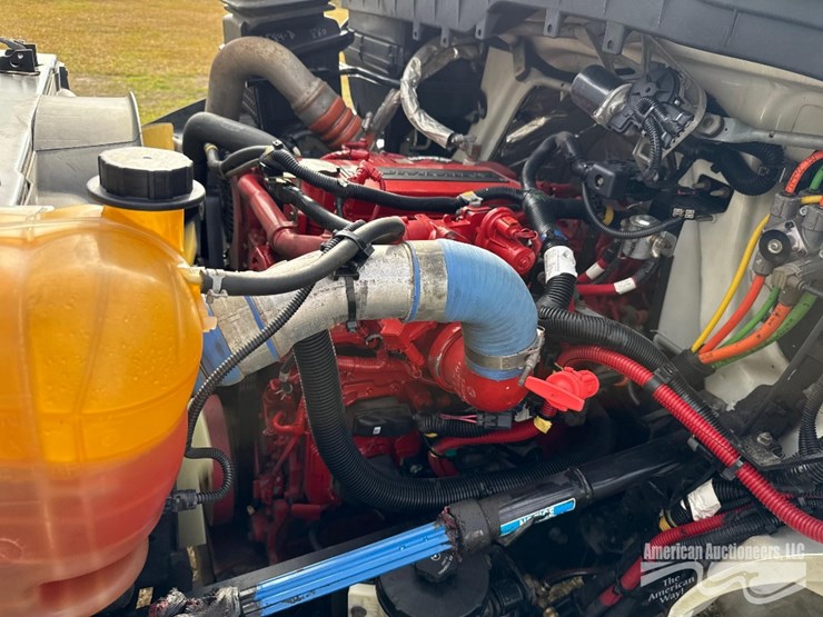 2018-international-durastar-4300-image-15