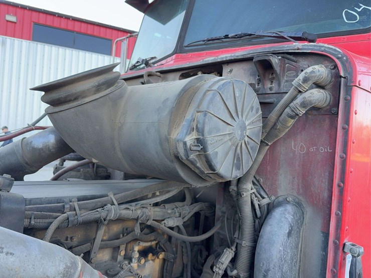 2004-peterbilt-357-image-61