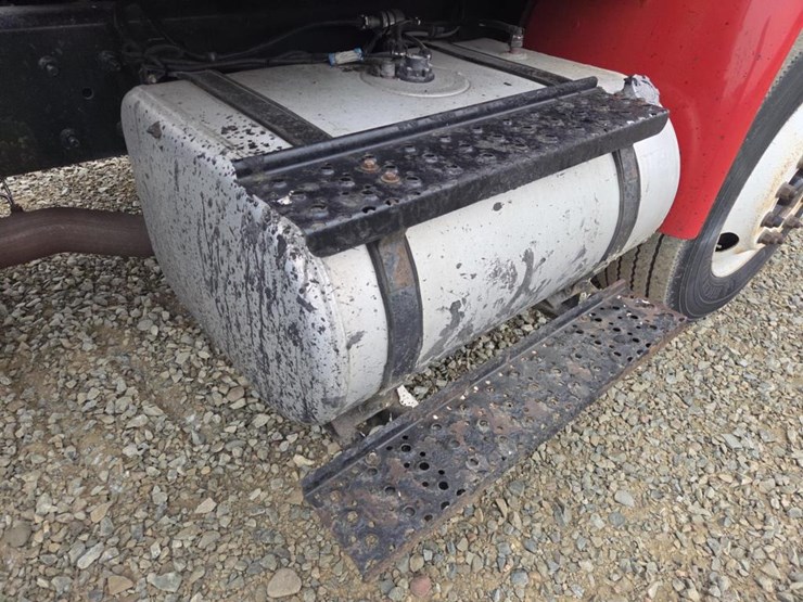 2011-international-durastar-4400-image-21