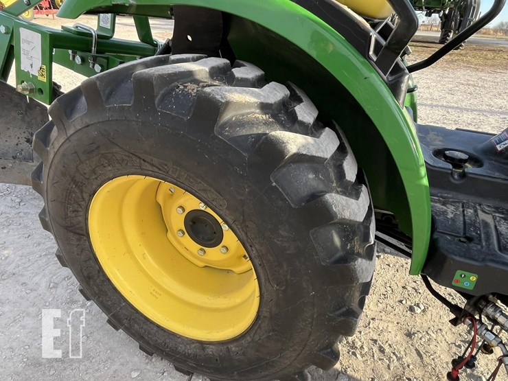 john-deere-2320-image-17