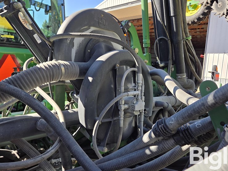 2011-john-deere-dr18-image-18