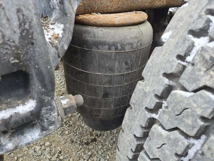 2013-kenworth-t660-image-23