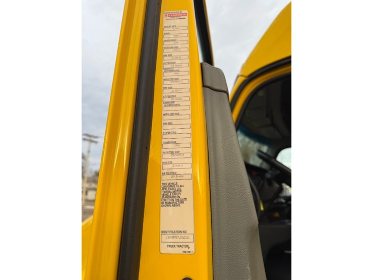 2020-kenworth-t680-image-26