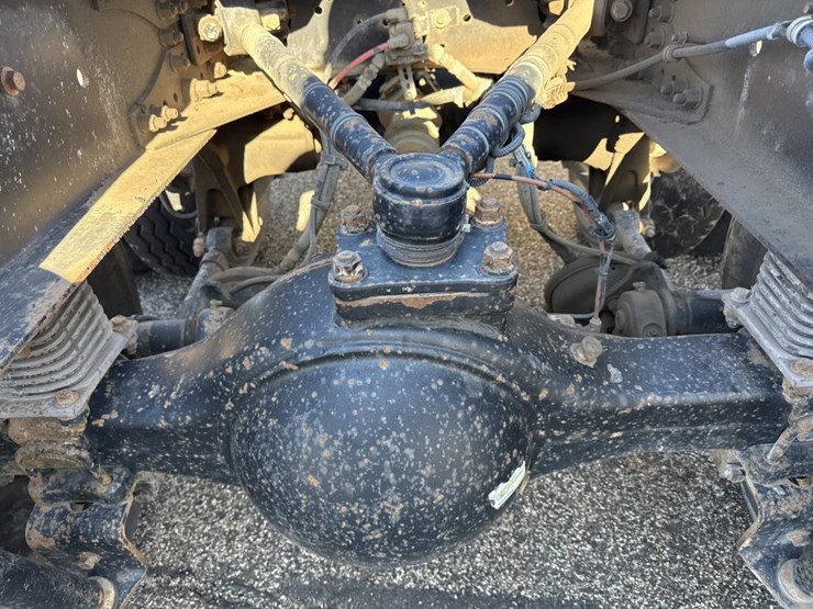 #1994-•-1999-volvo-day-cab-truck-tractor-image-60