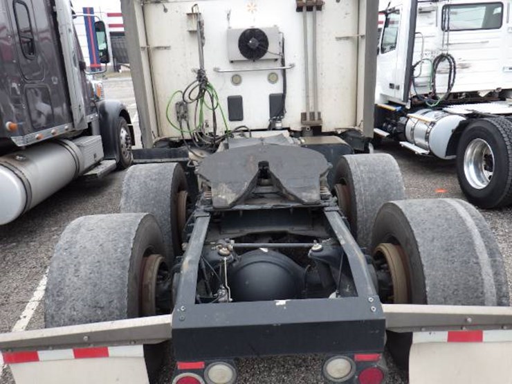 peterbilt-579-image-14