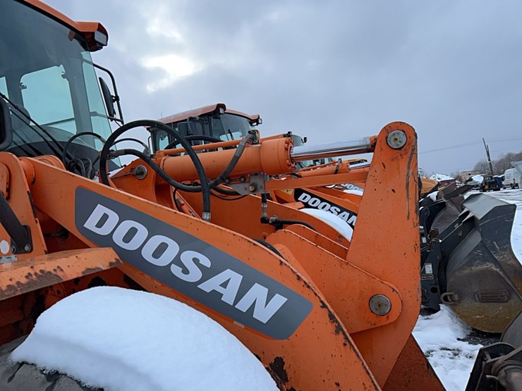 2015-doosan-dl200-3-image-11