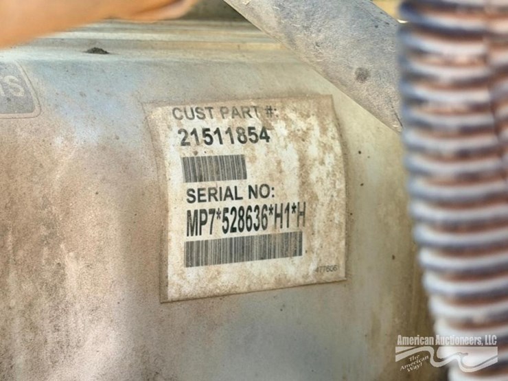 2011-mack-gu812-garbage-truck-image-11