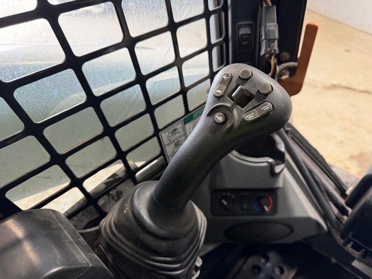 2019-bobcat-t770-image-28