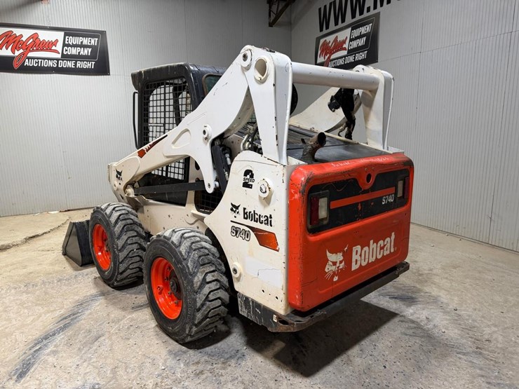 2022-bobcat-s740-image-3