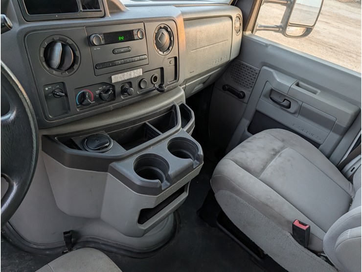 2009-ford-e350-image-19