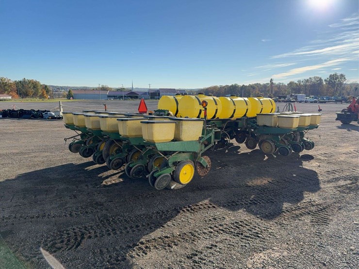 john-deere-7000-image-3