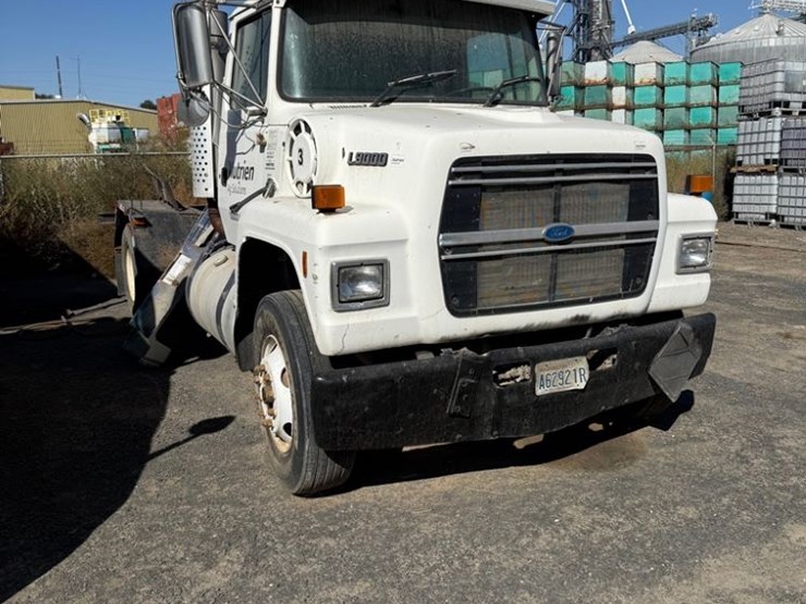 1995-ford-l9000-image-1
