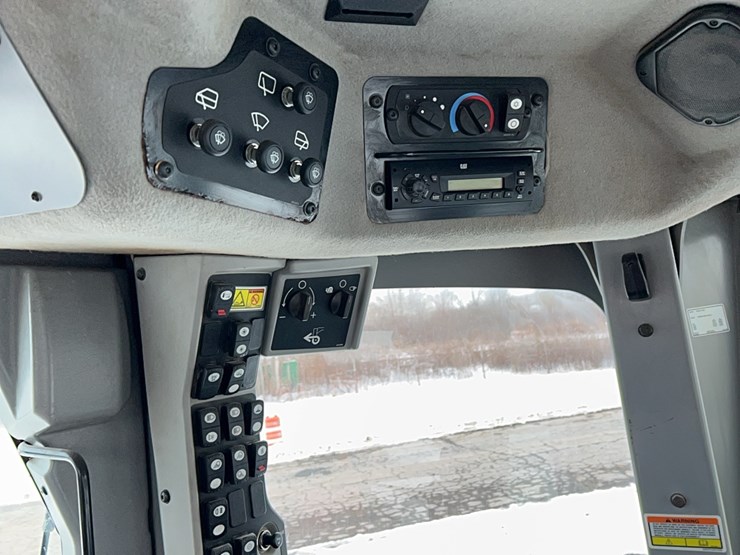 caterpillar-120m-image-22