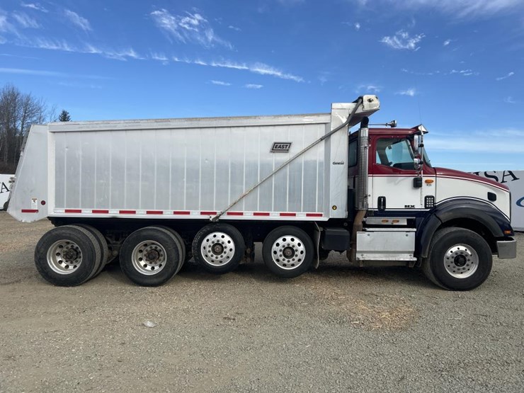 2017-international-hx615-image-6