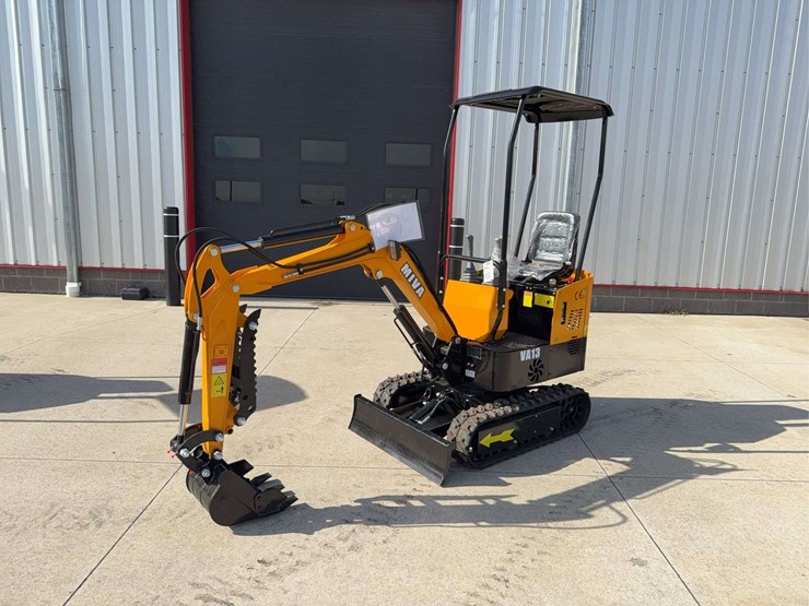 2025-miva-va13-mini-excavator-image-1