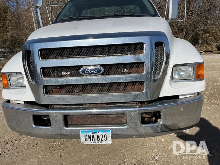 ford-f650-xlt-image-21