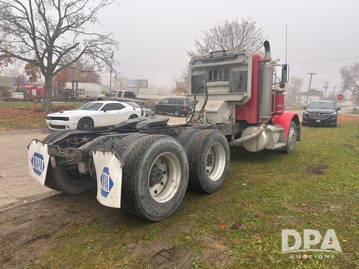 1999-peterbilt-379-image-6