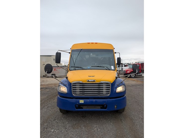 2012-freightliner-b2-image-3