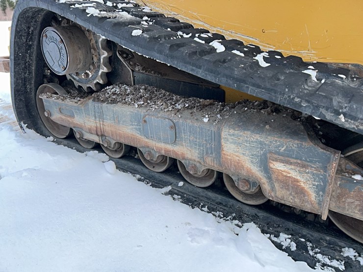 2020-deere-333g-image-11