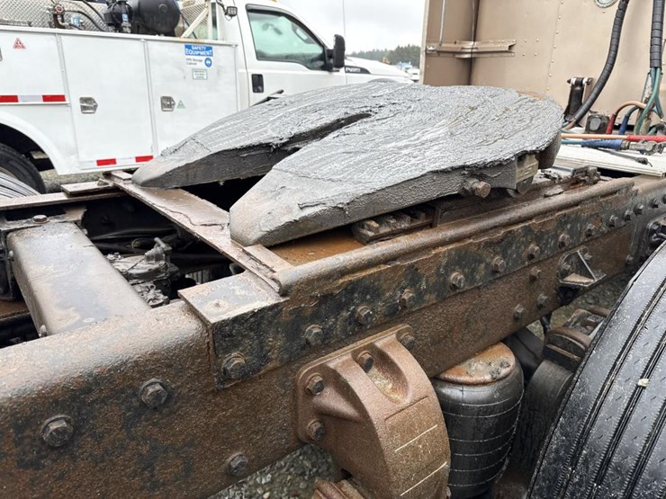 1999-peterbilt-379-image-26